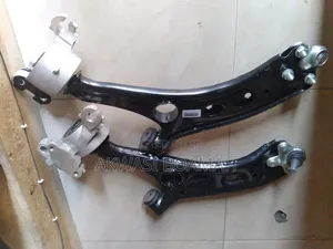 Honda C-rv 2018/ 21 Lower Arm Control,  Pair