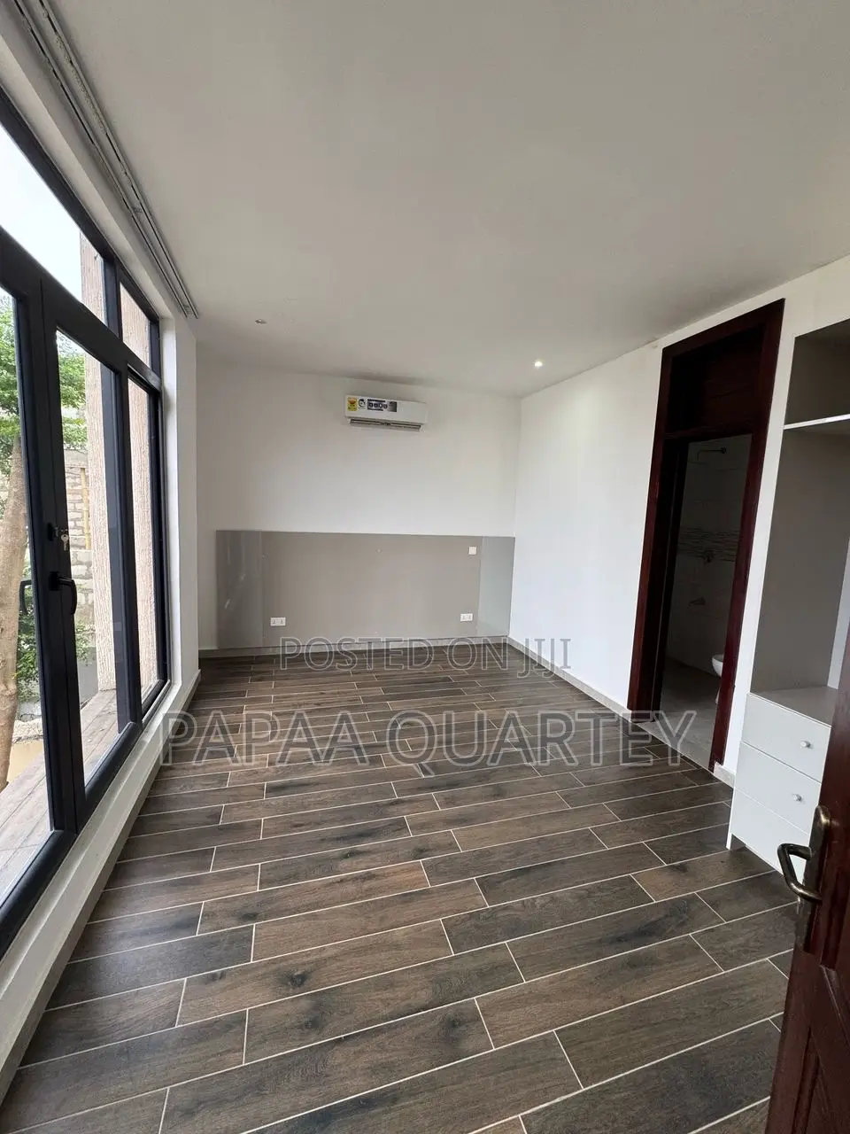 Furnished 4bdrm Townhouse/Terrace in Labone for sale