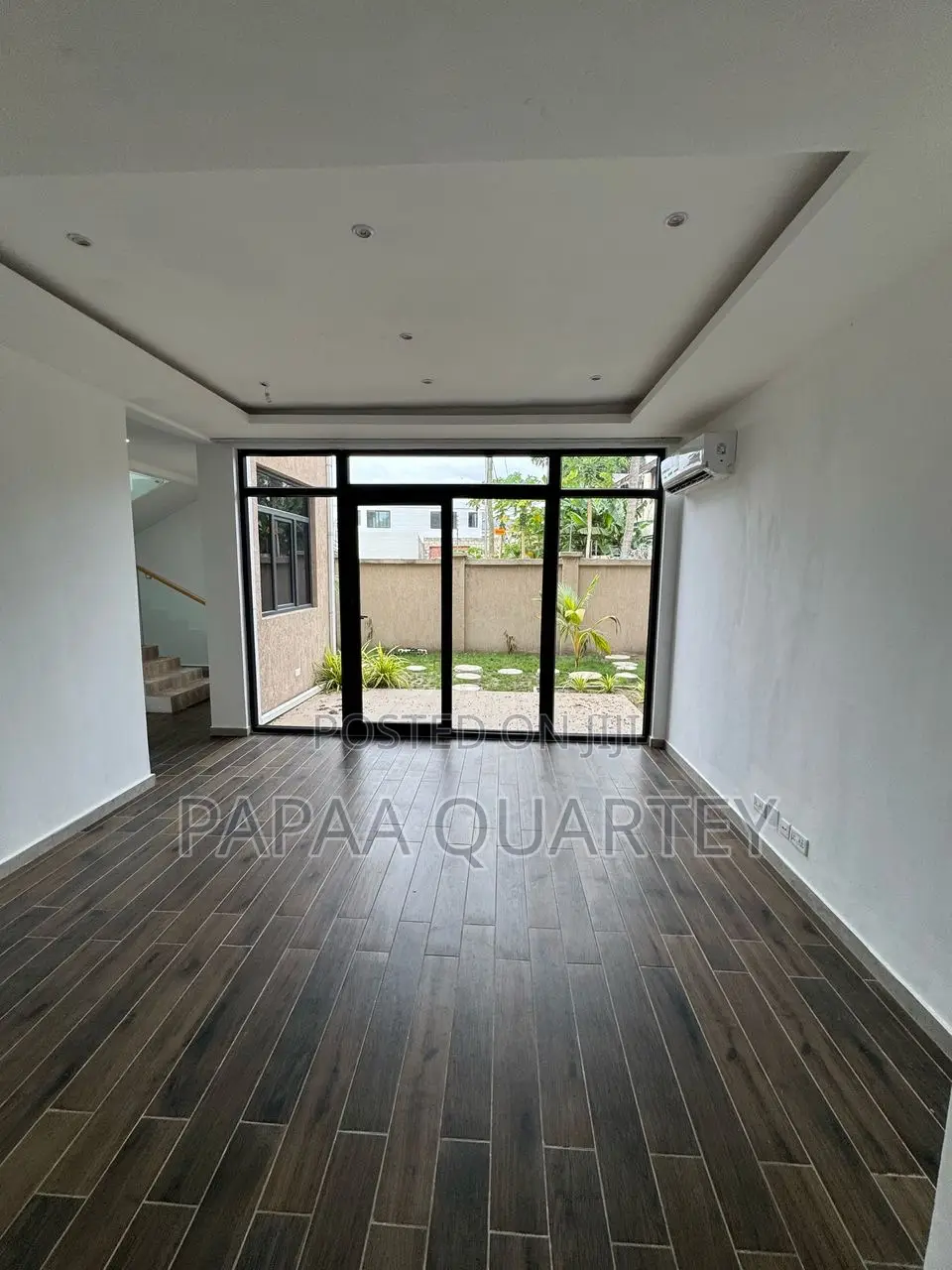 Furnished 4bdrm Townhouse/Terrace in Labone for sale