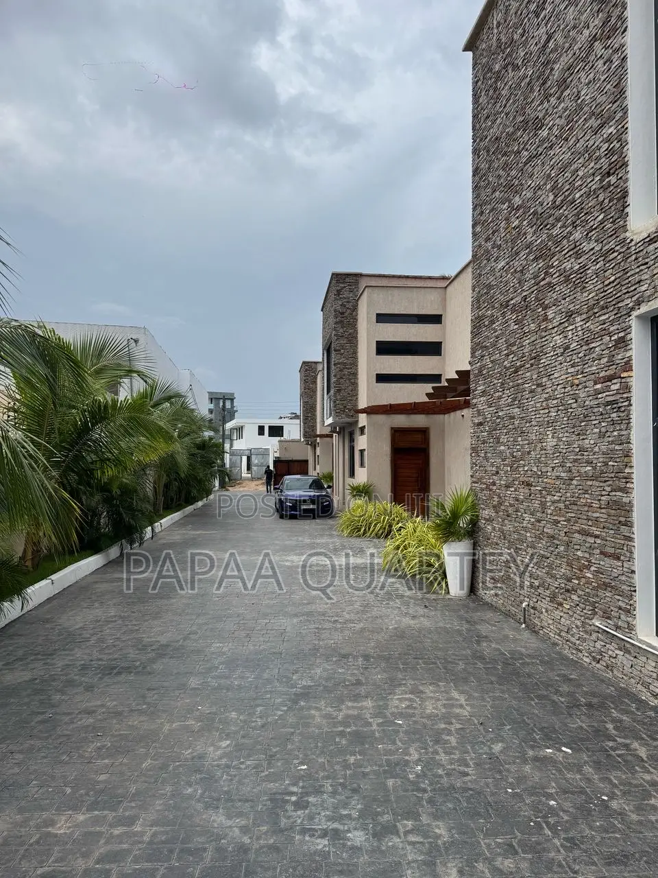 Furnished 4bdrm Townhouse/Terrace in Labone for sale