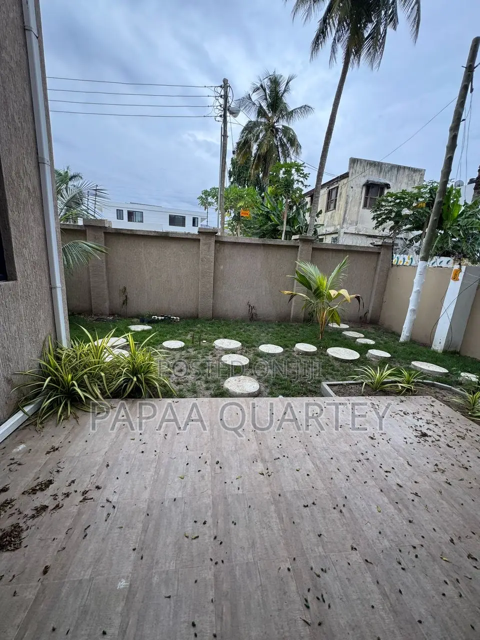 Furnished 4bdrm Townhouse/Terrace in Labone for sale