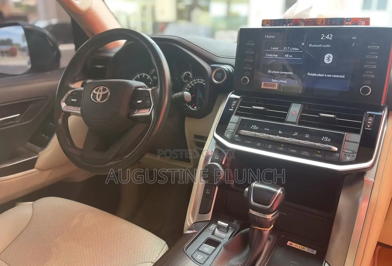 Toyota Land Cruiser 2022 Black