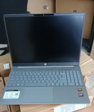 New Laptop HP 8GB AMD SSD 512GB