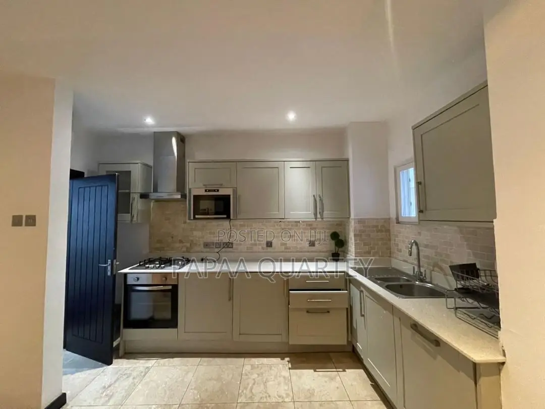 Furnished 2bdrm Apartment in North Ridge for sale