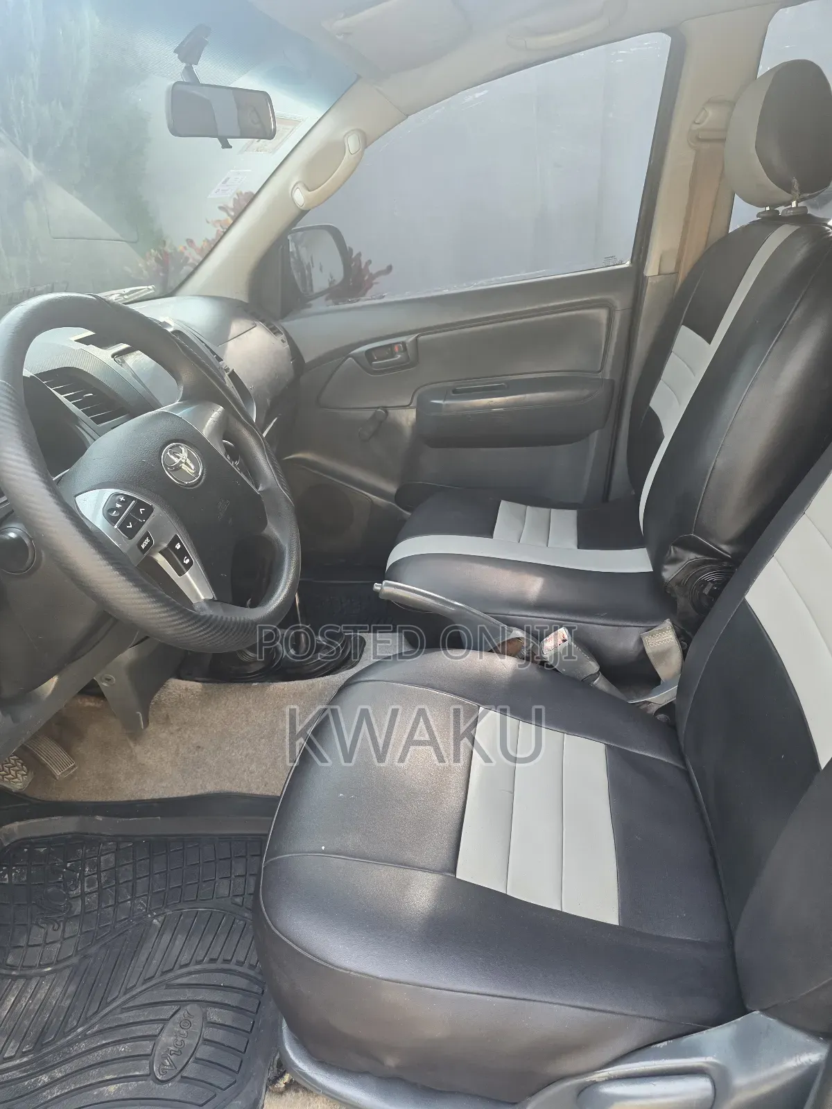 Toyota Hilux 2008 Gray