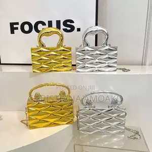 Chic Gold Metal Hand Bag With Chain Strap
