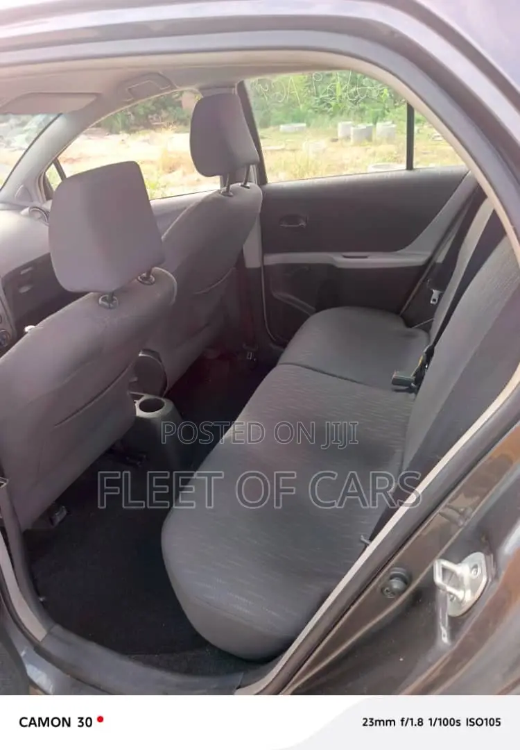 Toyota Yaris Base Hatchback 5dr 2011 Black