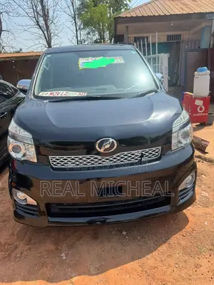 Toyota Voxy 2013 Black