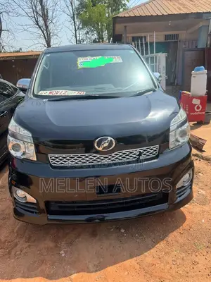 Toyota Voxy 2013 Black