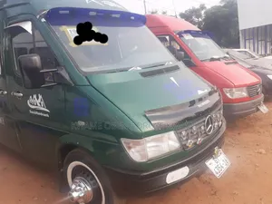 Mercedes-Benz Sprinter 2001 Green