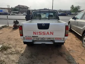 Nissan Hardbody 2012 White