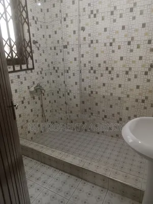 2bdrm Apartment in Golf Estate -Afariwa, Community 25 for rent