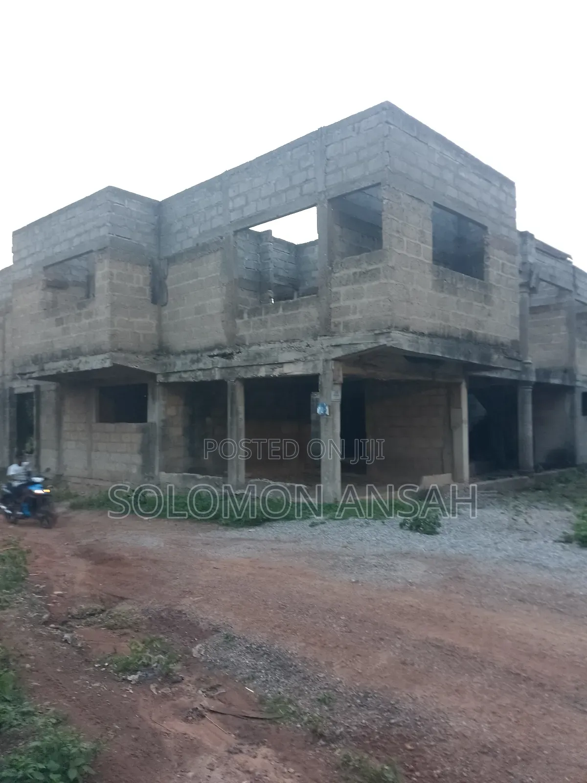12bdrm House in Free Will Agency, Kumasi Metropolitan for sale