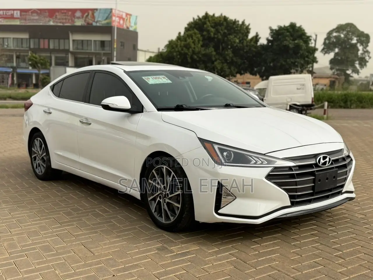 Hyundai Elantra Limited 2019 White