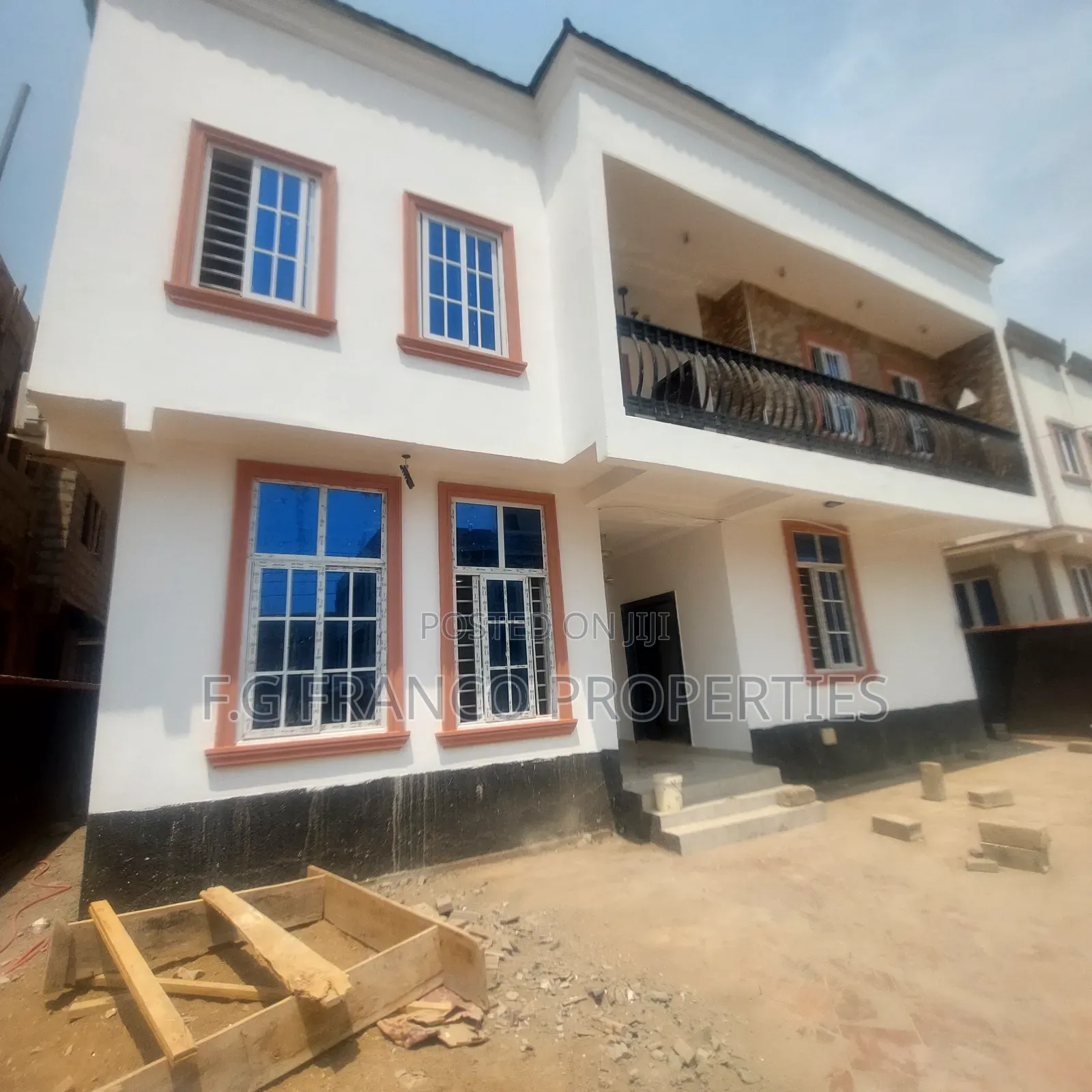 5bdrm House in Kg Franco Properties, Sakumono for sale