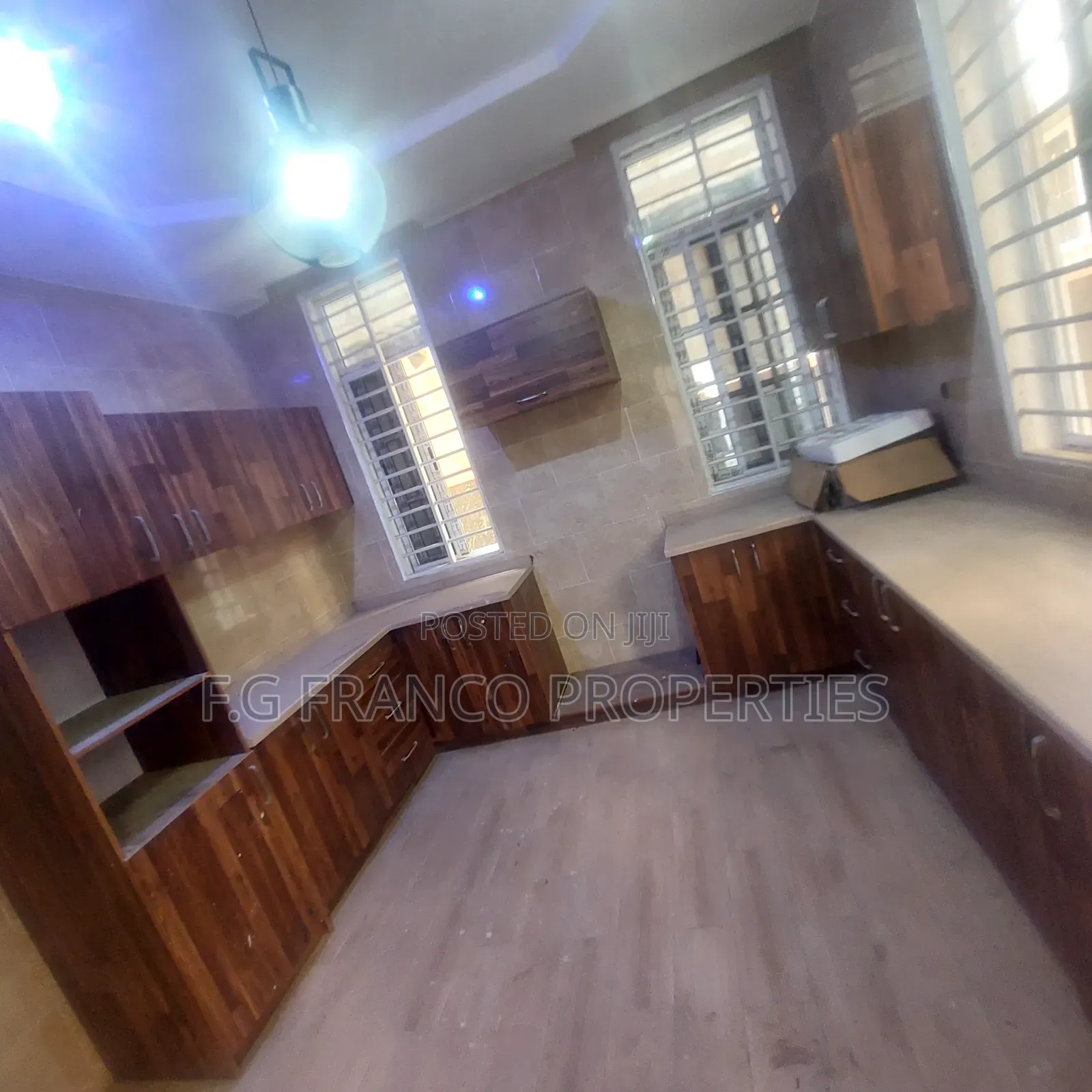 5bdrm House in Kg Franco Properties, Sakumono for sale
