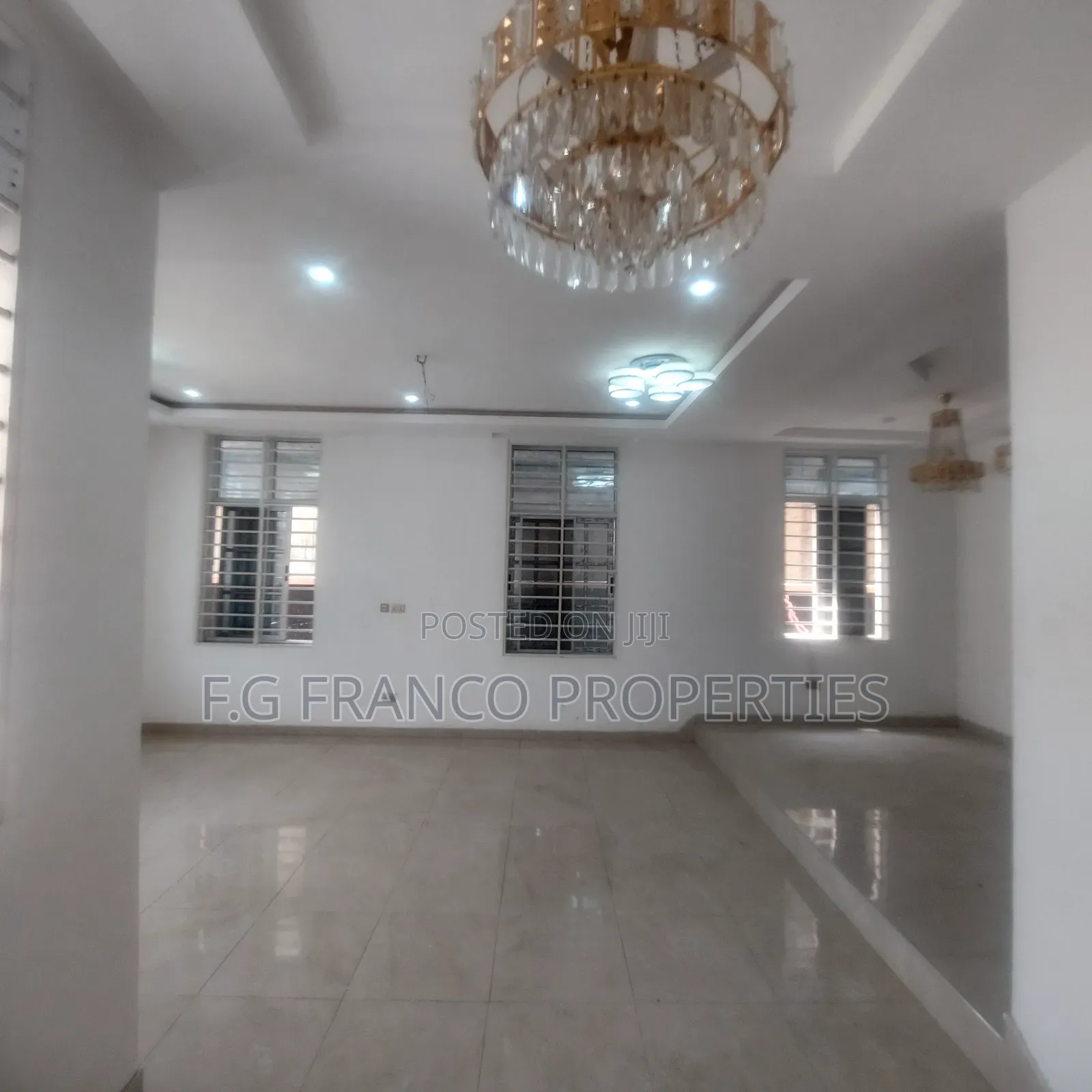 5bdrm House in Kg Franco Properties, Sakumono for sale