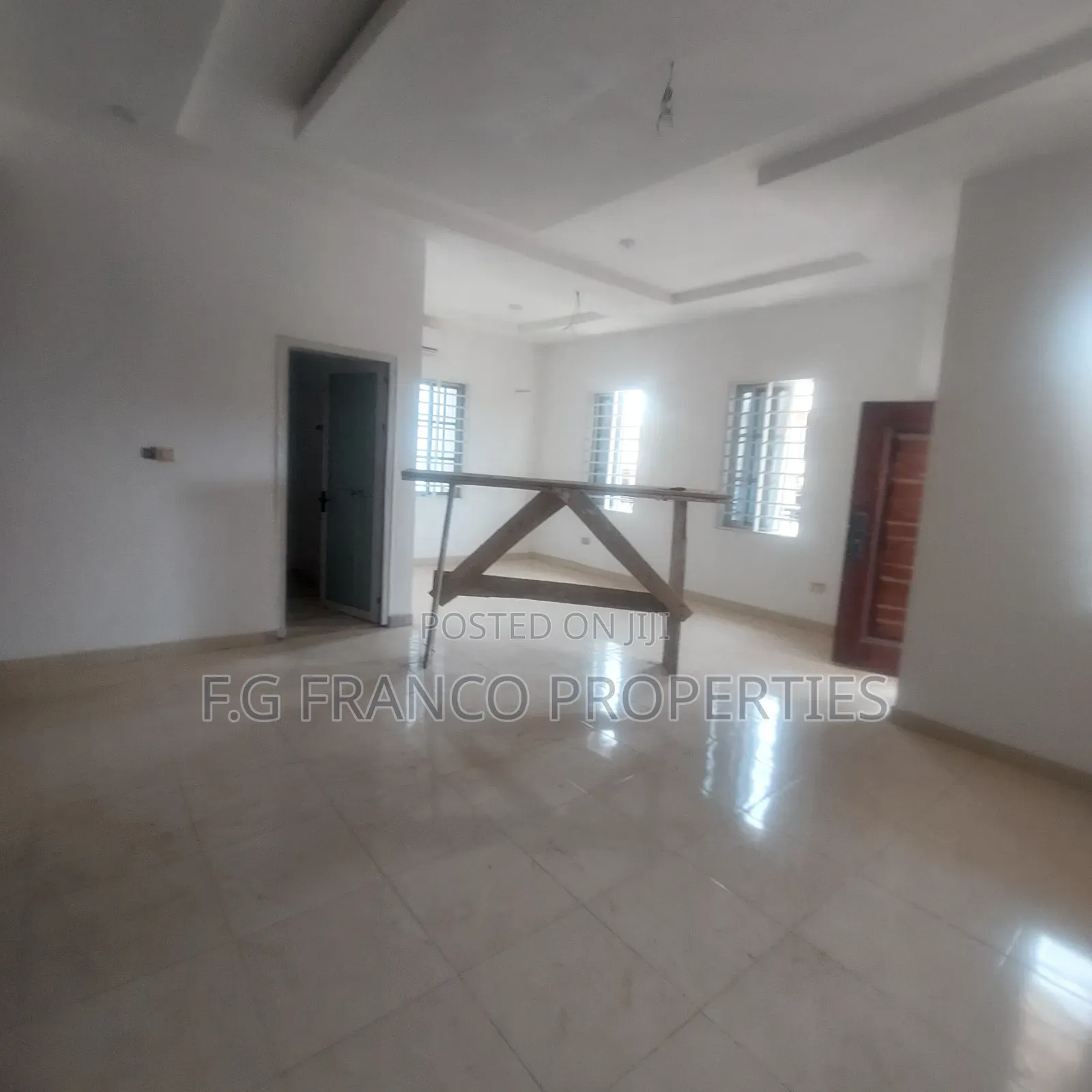 5bdrm House in Kg Franco Properties, Sakumono for sale