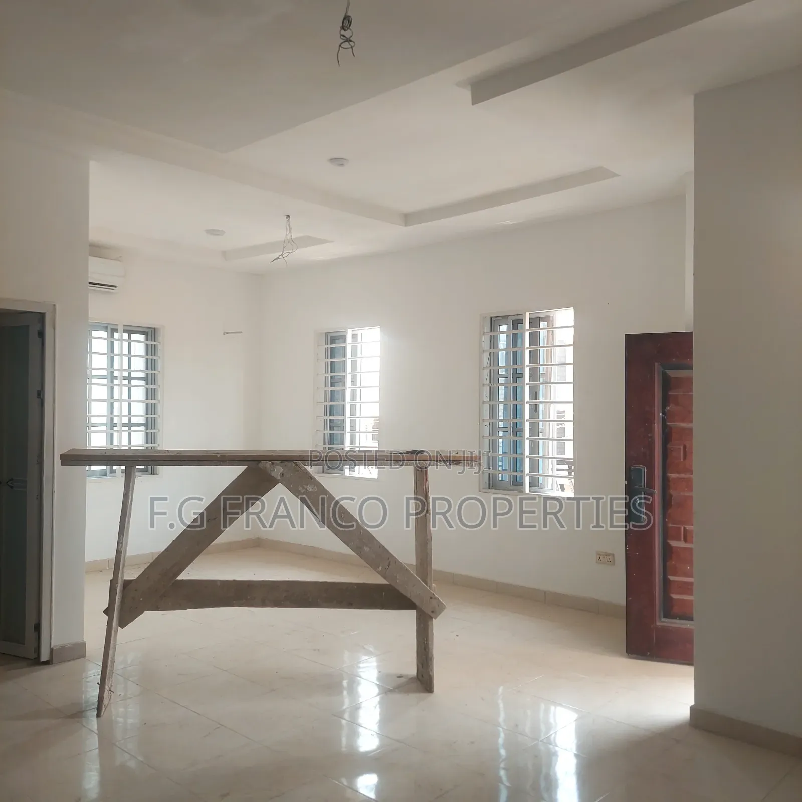 5bdrm House in Kg Franco Properties, Sakumono for sale