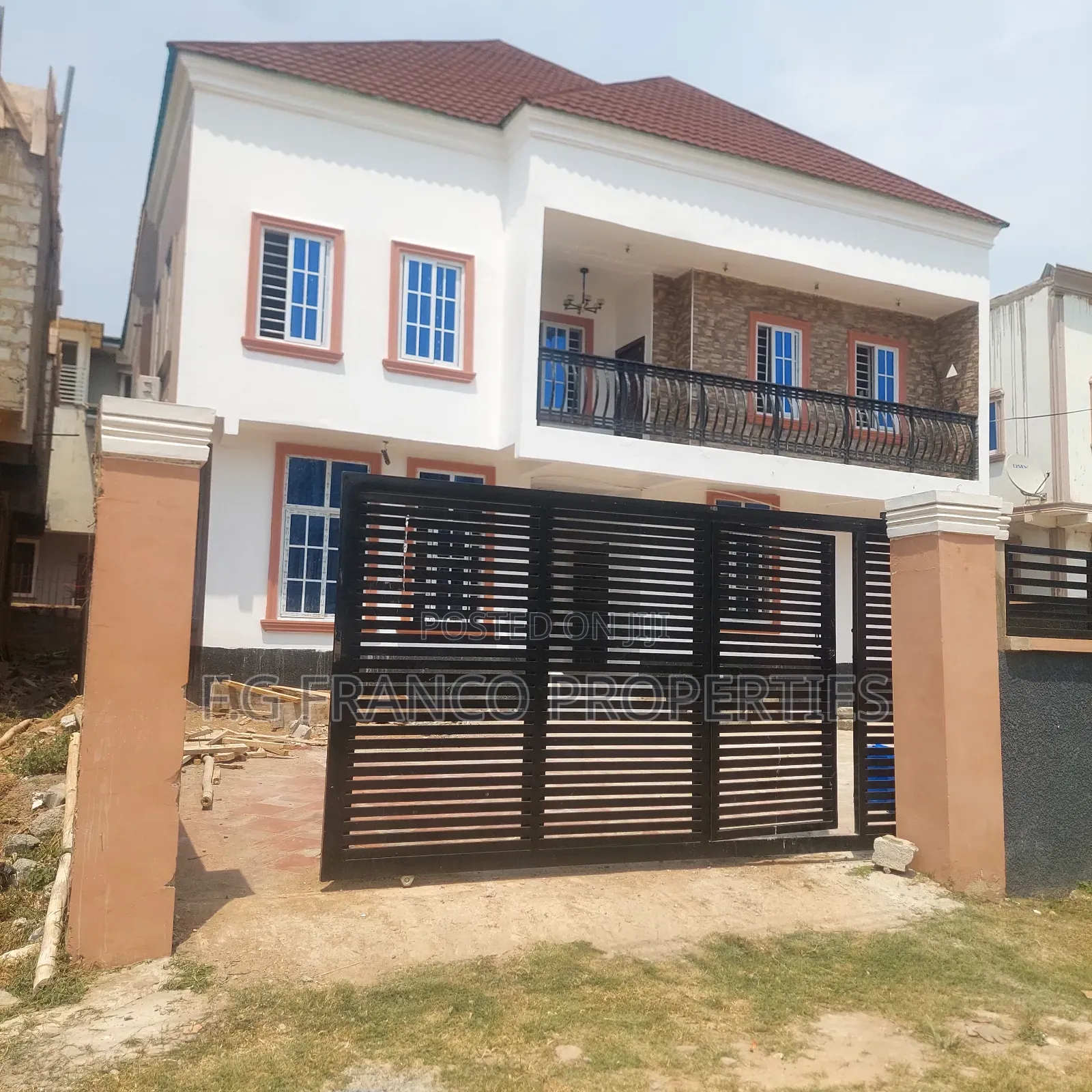 5bdrm House in Kg Franco Properties, Sakumono for sale
