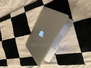 Laptop Apple MacBook Air 4GB Intel Core i5 SSD 128GB