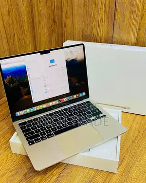New Apple MacBook Air 2024 M3 13-inch 16GB Apple M3 SSHD (Hybrid) 256GB