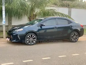 Toyota Corolla XSE 4dr Sedan (1.8L 4cyl CVT) 2017 Black
