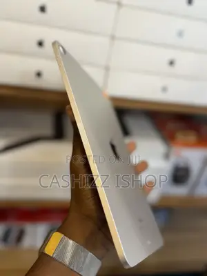 Apple iPad Air (2022) 256 GB Silver
