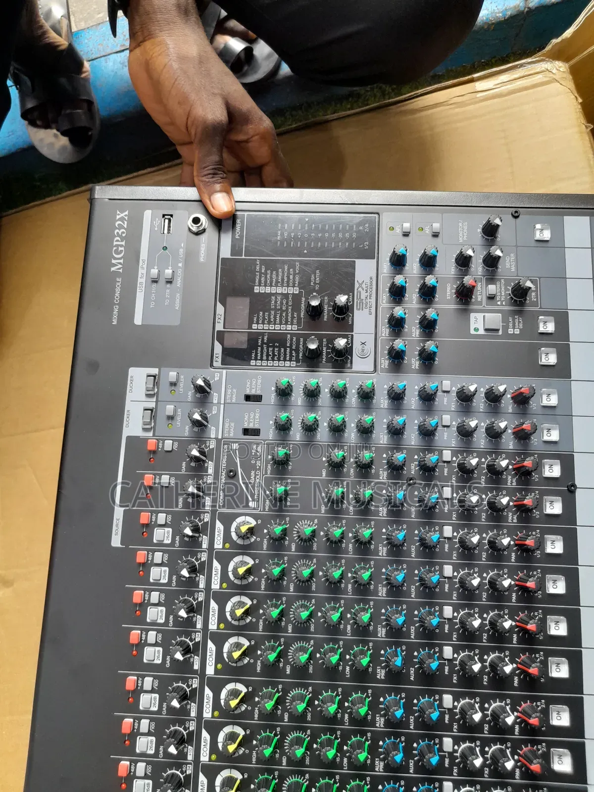 Yamaha Mgp32x 32 Channel Mixer