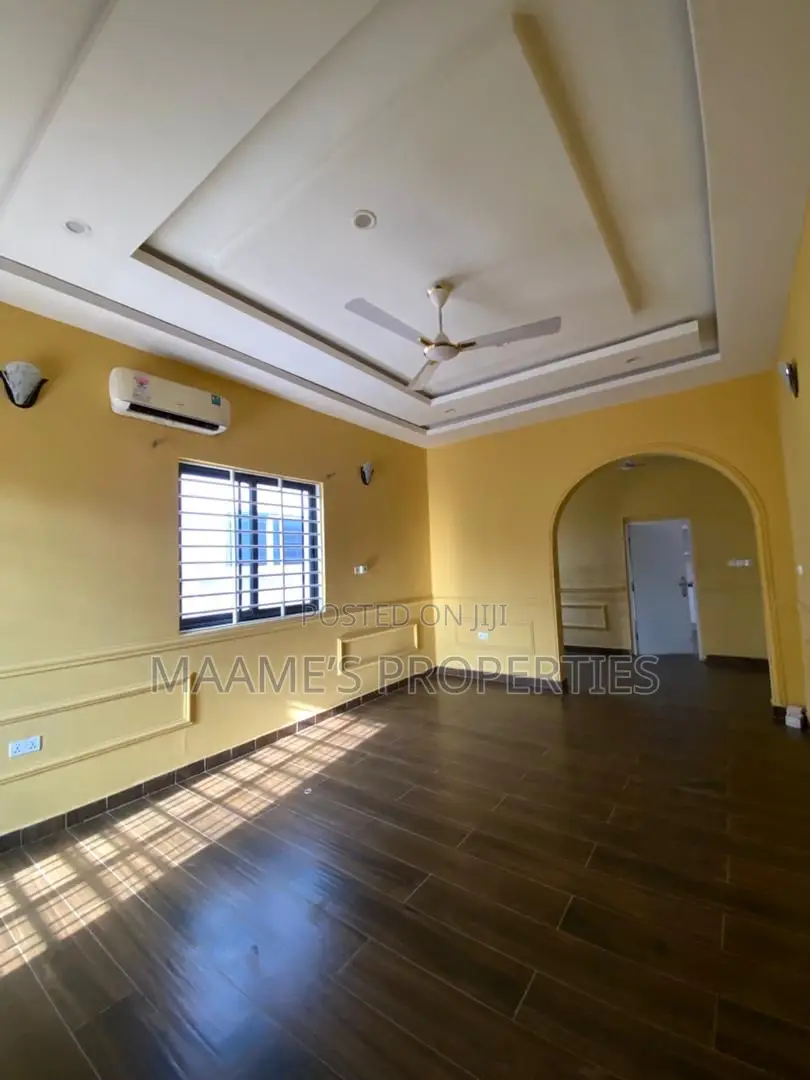 3bdrm House in Lake Side Estate for rent