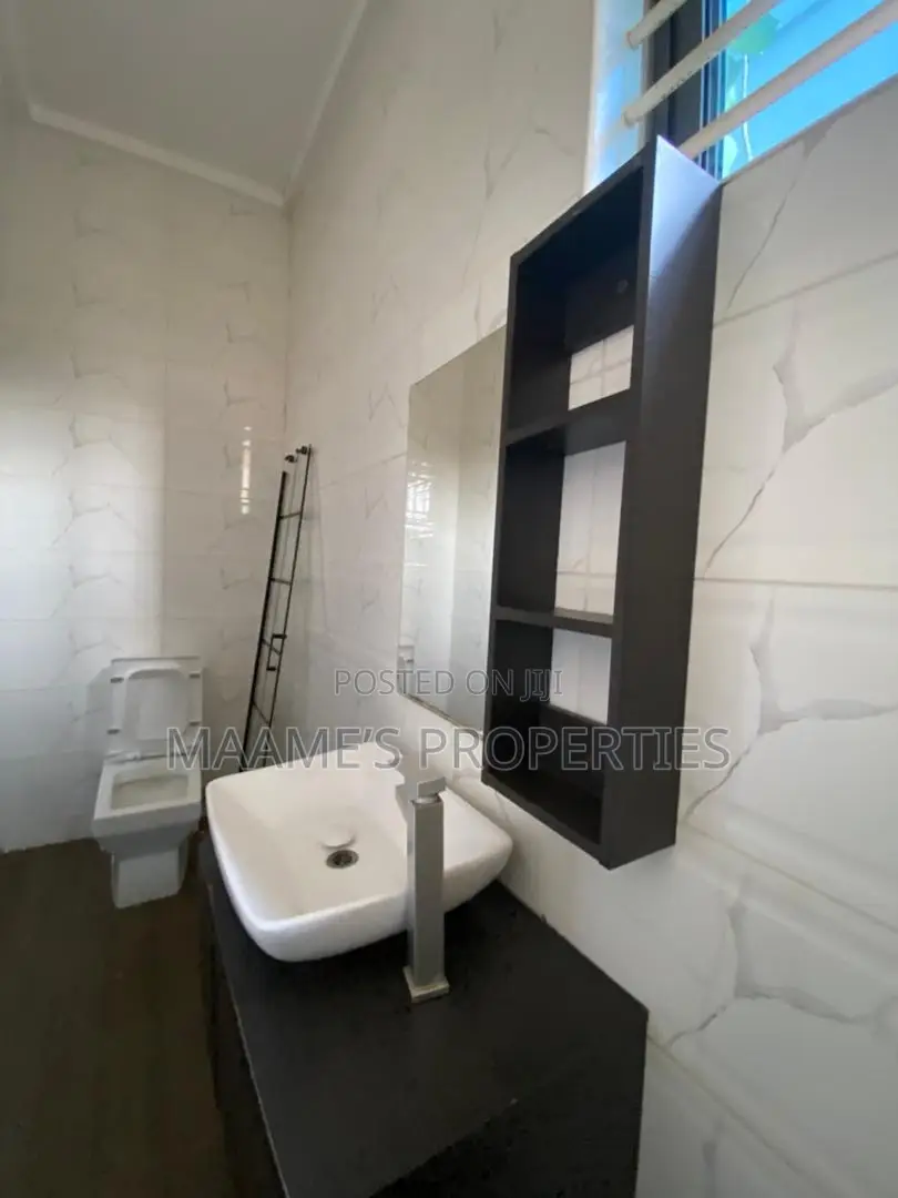 3bdrm House in Lake Side Estate for rent