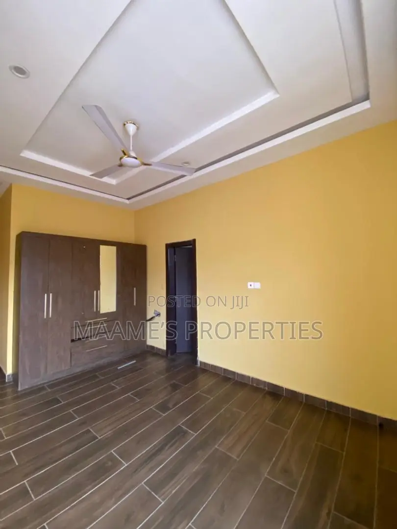 3bdrm House in Lake Side Estate for rent
