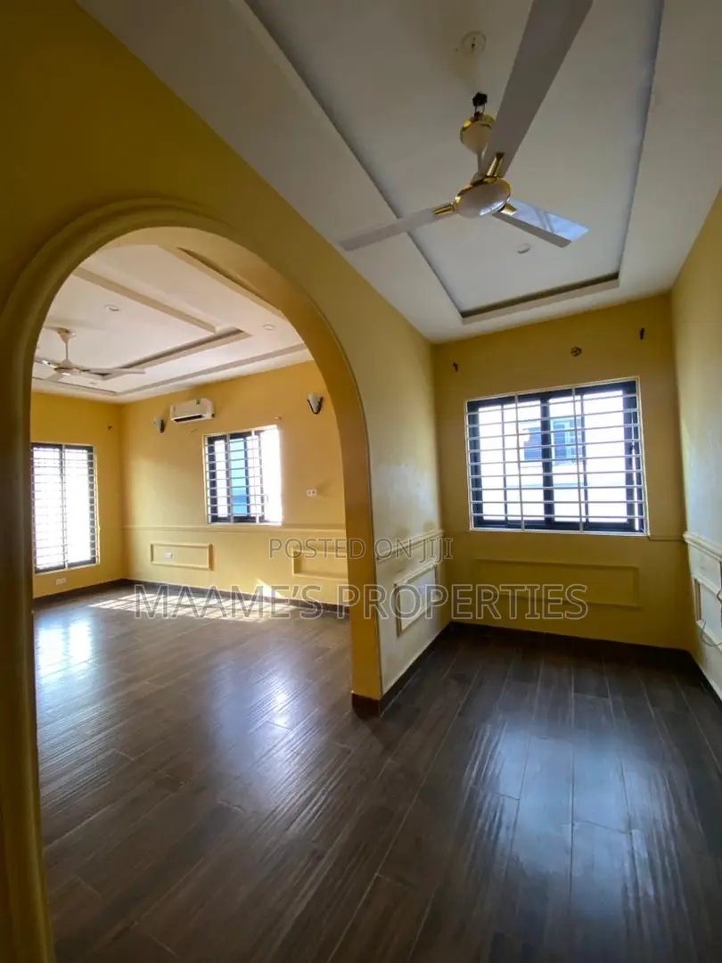 3bdrm House in Lake Side Estate for rent