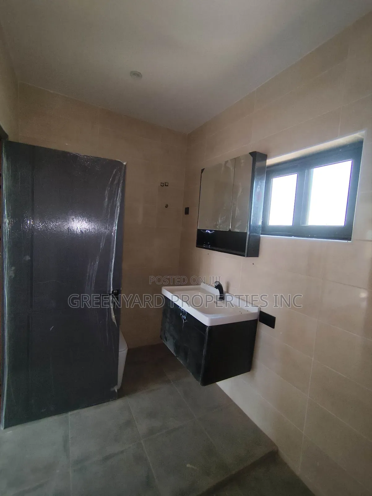 3bdrm Townhouse/Terrace in East Legon Hills, American House for sale