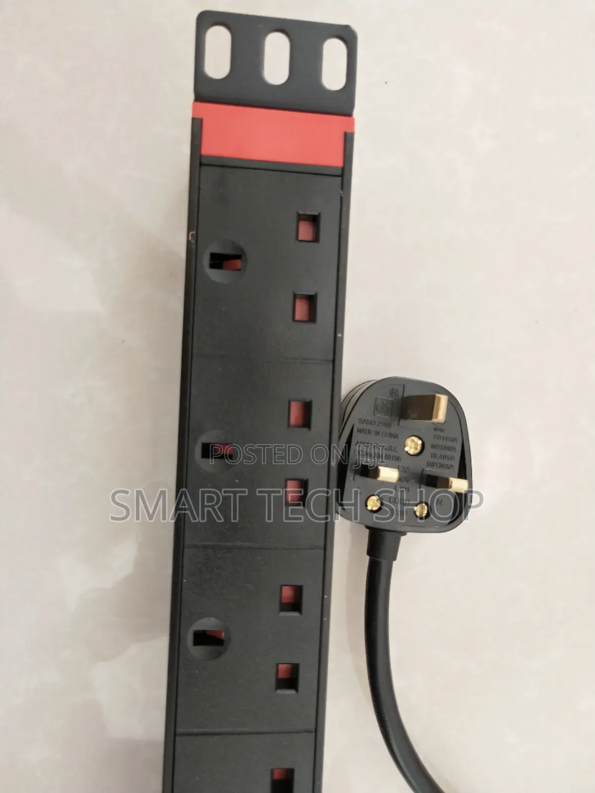 Power Distribution Unit For Server Cabinets Or Networking Racks Uk 10p