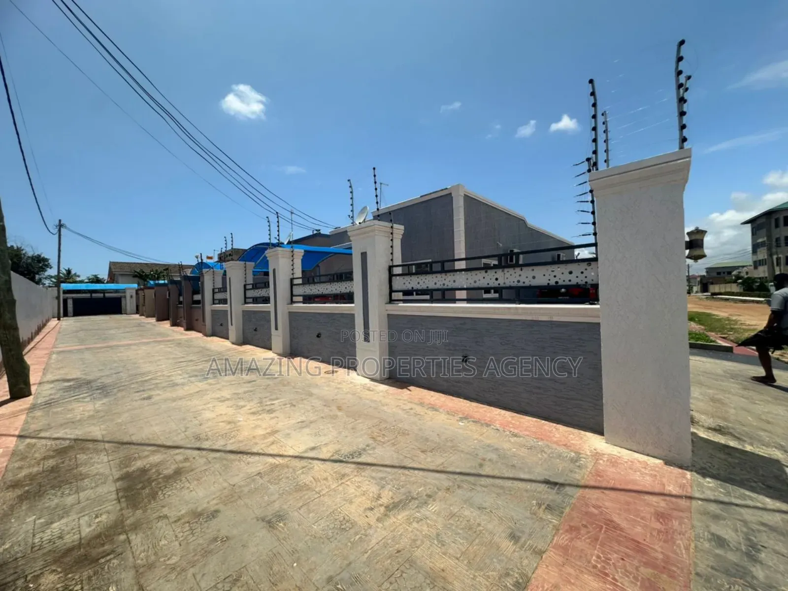 3bdrm Room & Parlour in Spintex, Baatsona Total for rent