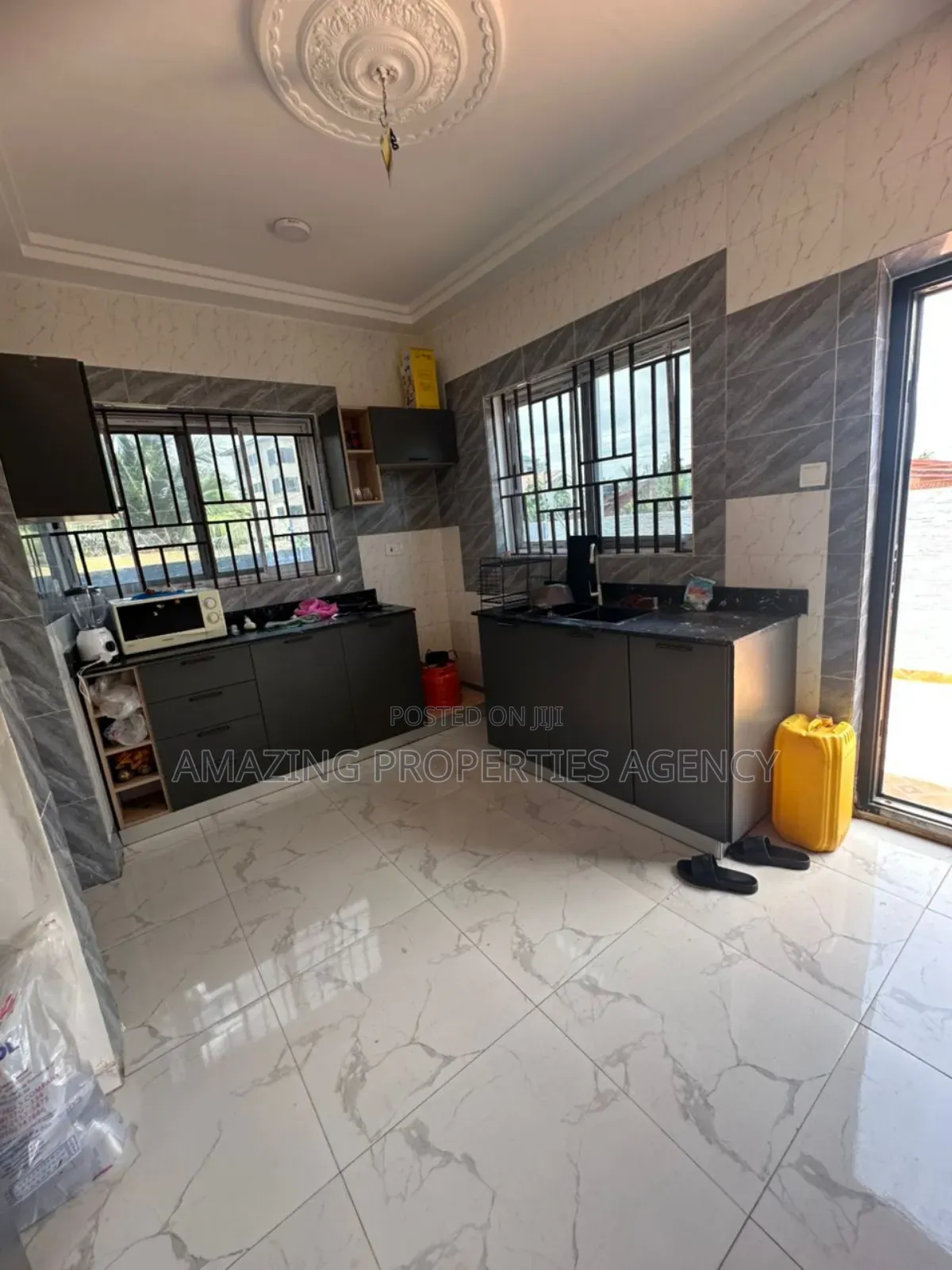 3bdrm Room & Parlour in Spintex, Baatsona Total for rent