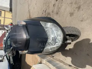 Yamaha 2010 Black