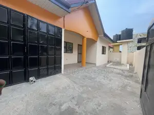 3bdrm House in Lashibi, Sakumono for rent