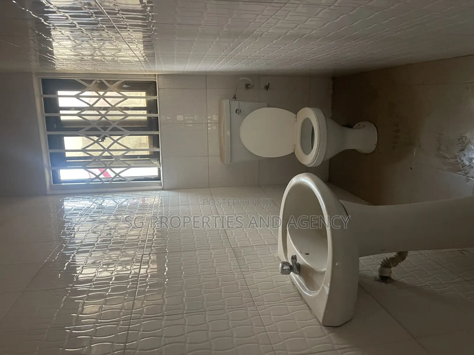 3bdrm House in Lashibi, Sakumono for rent