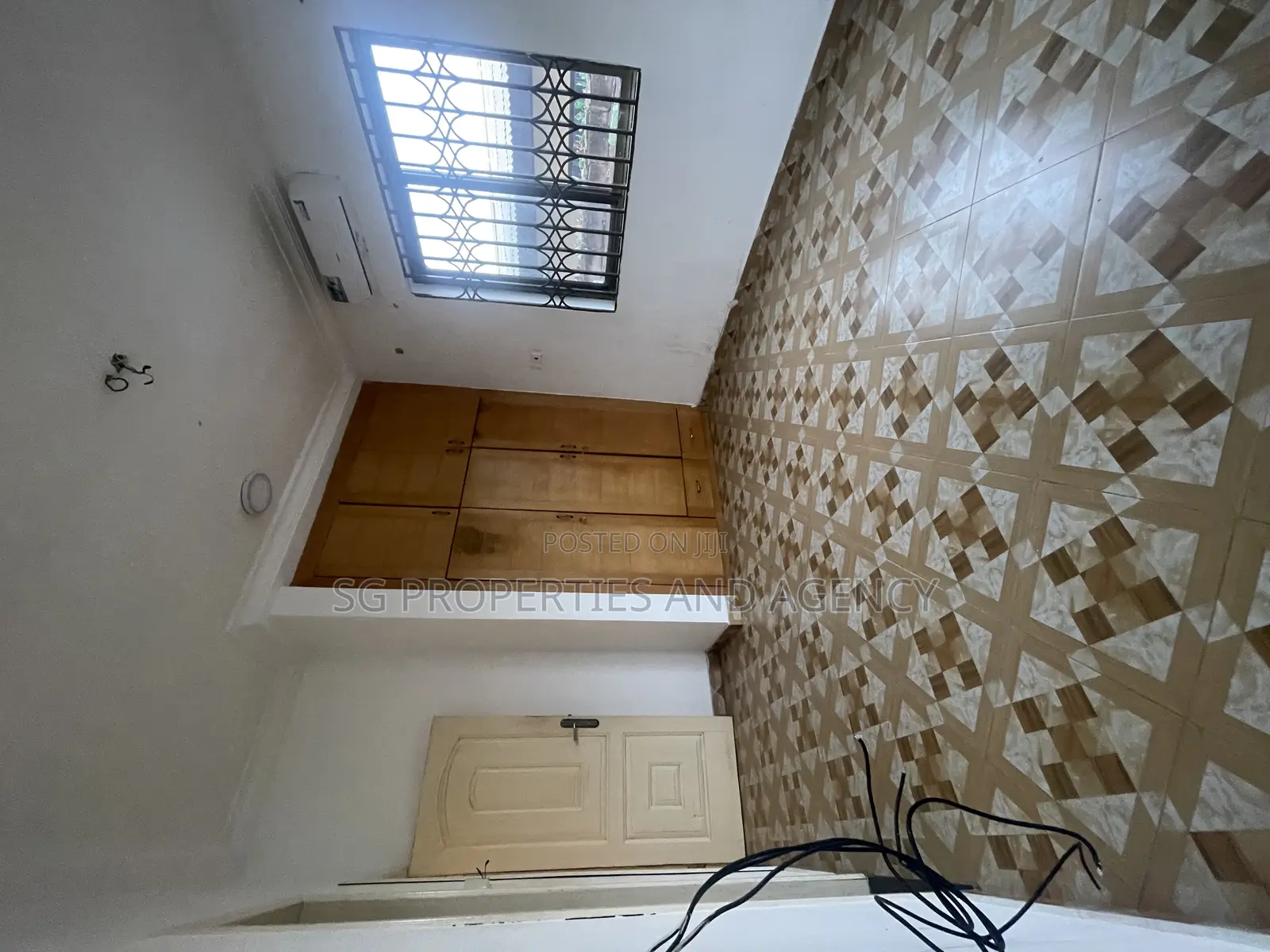 3bdrm Apartment in Lashibi, Sakumono for rent