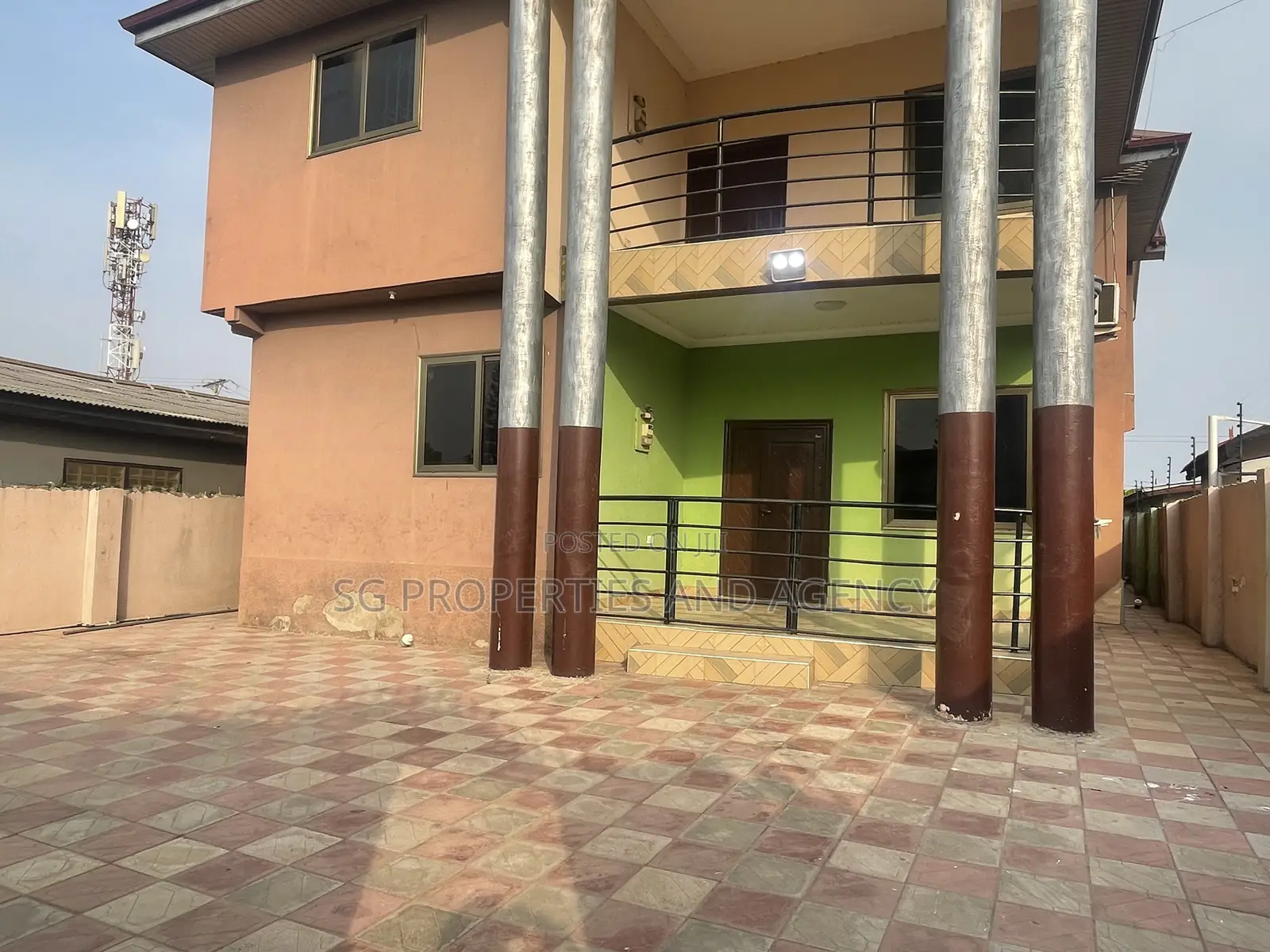 3bdrm Apartment in Lashibi, Sakumono for rent
