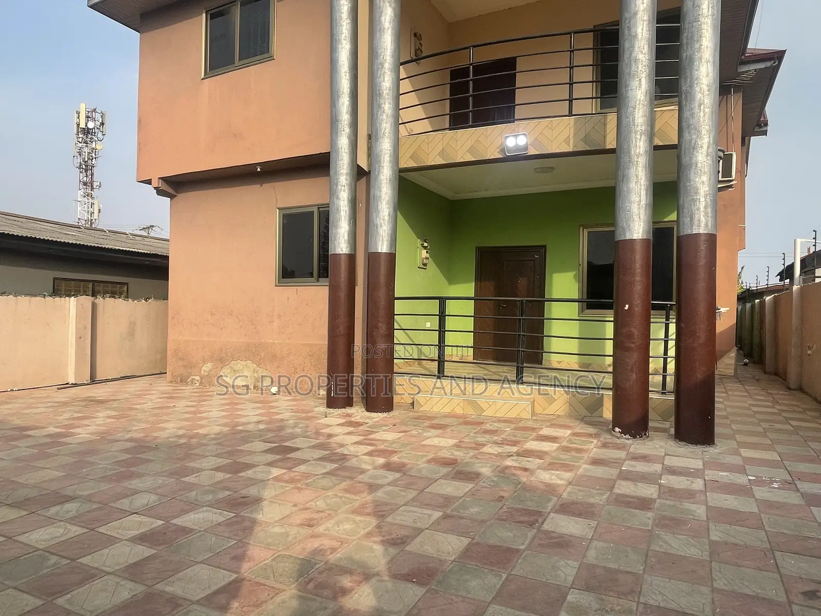 3bdrm Apartment in Lashibi, Sakumono for rent