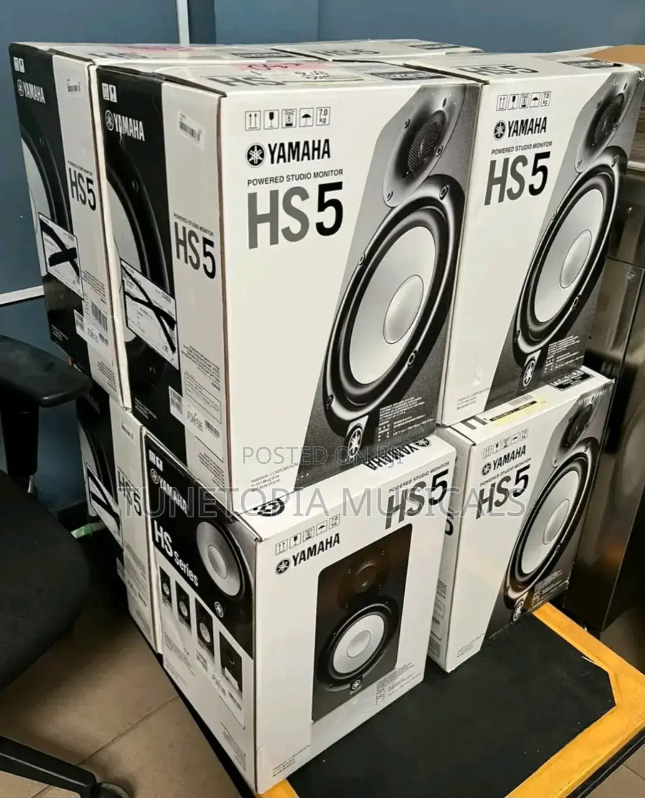 Yamaha Hs5 5inches  Powered Studio Monitor.