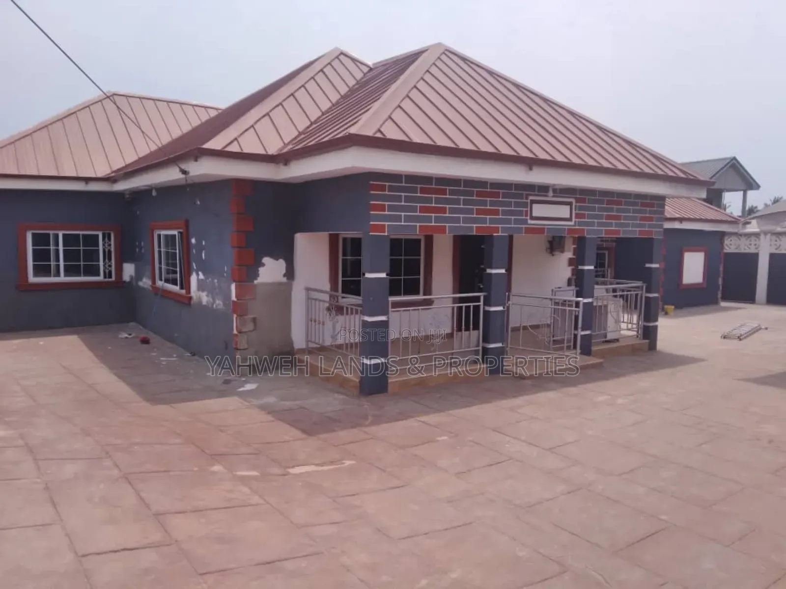 5bdrm House in Teshie Nungua Estate for sale
