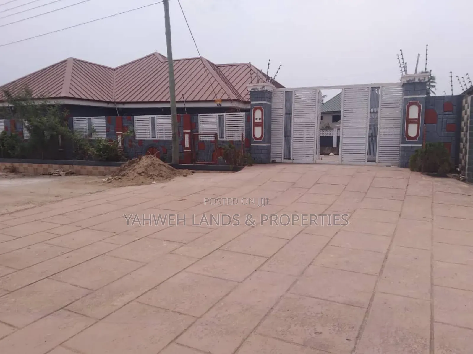 5bdrm House in Teshie Nungua Estate for sale