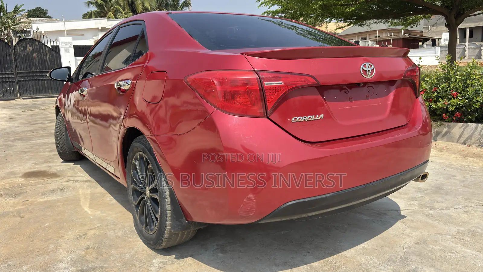 Toyota Corolla LE Eco (1.8L 4cyl 2A) 2018 Red