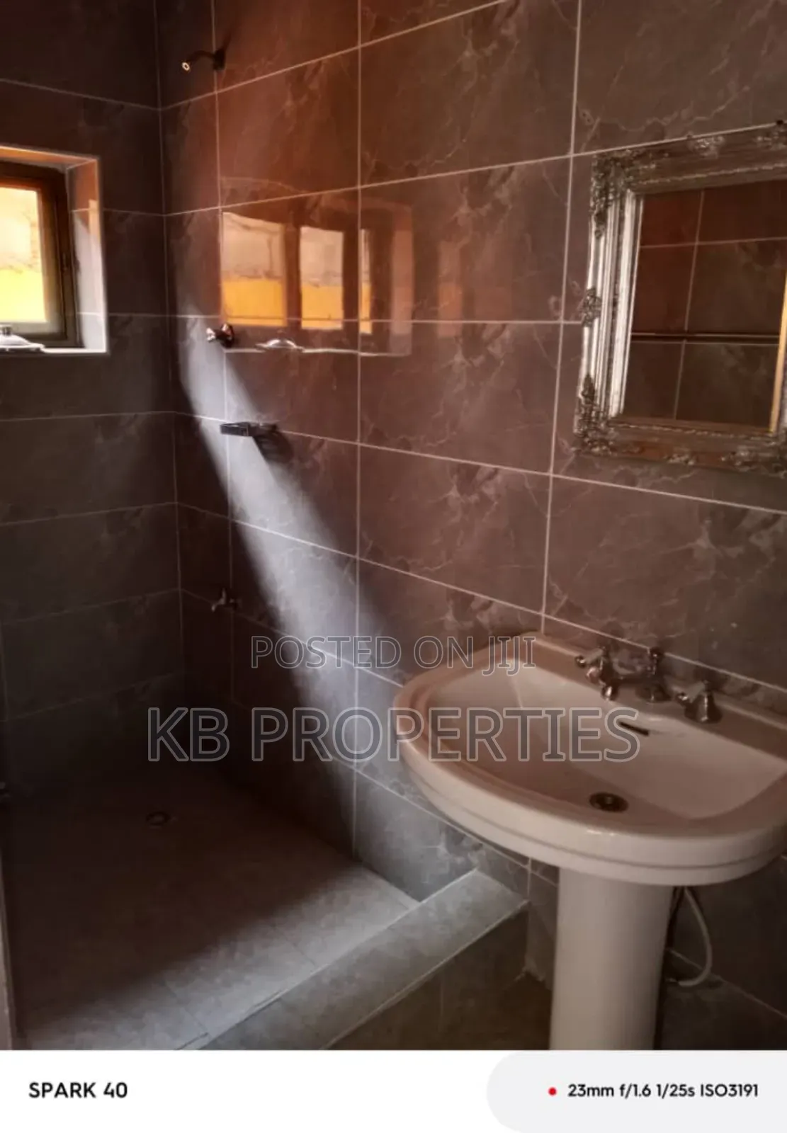 3bdrm Apartment in Kb Properties, Baatsona Total for rent