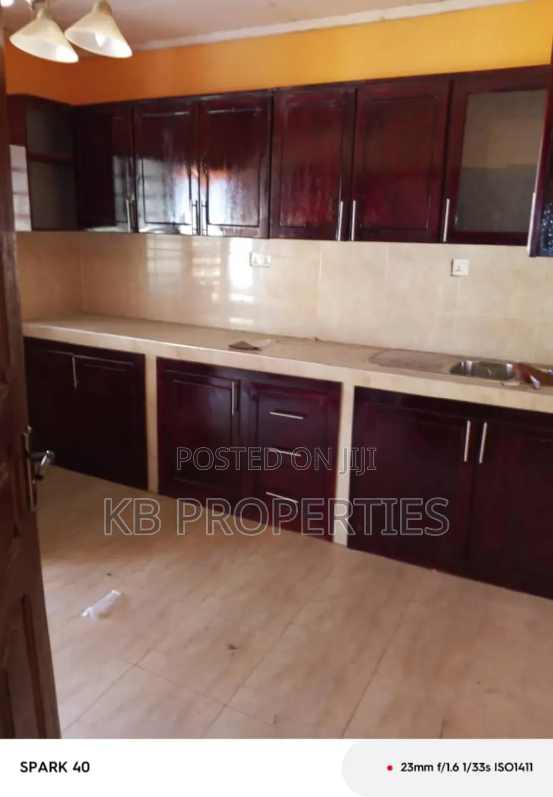 3bdrm Apartment in Kb Properties, Baatsona Total for rent