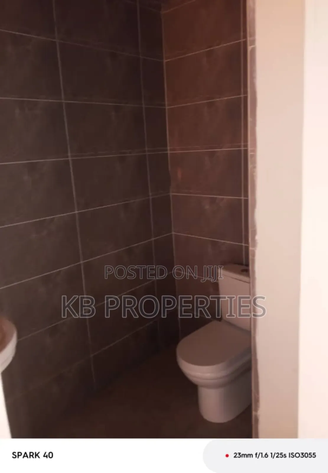 3bdrm Apartment in Kb Properties, Baatsona Total for rent